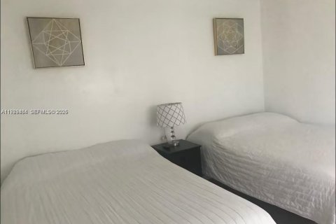 Villa ou maison à louer à Pembroke Pines, Floride: 3 chambres, 103.68 m2 № 2051574 - photo 9