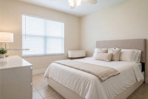 Townhouse in Miami, Florida 3 bedrooms, 103.12 sq.m. № 2082969 - photo 7