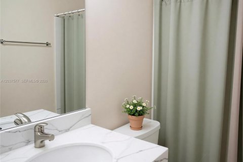 Townhouse in Miami, Florida 3 bedrooms, 103.12 sq.m. № 2082969 - photo 9