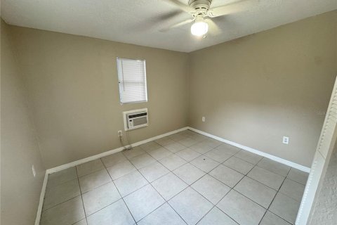 Casa en alquiler en Tampa, Florida, 2 dormitorios, 98.1 m2 № 1915146 - foto 14