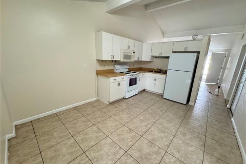 Casa en alquiler en Tampa, Florida, 2 dormitorios, 98.1 m2 № 1915146 - foto 4