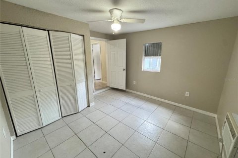 Casa en alquiler en Tampa, Florida, 2 dormitorios, 98.1 m2 № 1915146 - foto 13