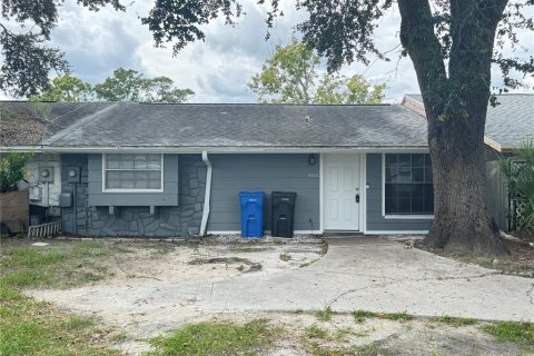 Casa en alquiler en Tampa, Florida, 2 dormitorios, 98.1 m2 № 1915146 - foto 1