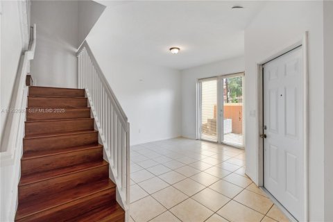 Снять в аренду кондоминиум в Пемброк-Пайнс, Флорида 3 спальни, 129.13м2, № 1991589 - фото 12