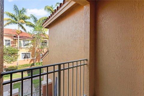 Снять в аренду кондоминиум в Пемброк-Пайнс, Флорида 3 спальни, 129.13м2, № 1991589 - фото 27