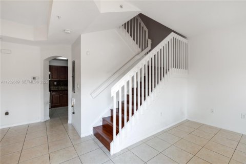 Снять в аренду кондоминиум в Пемброк-Пайнс, Флорида 3 спальни, 129.13м2, № 1991589 - фото 9