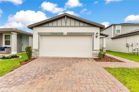 House in Winter Haven, Florida 4 bedrooms, 156.08 sq.m. № 2200416