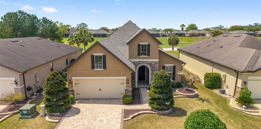 House in Ocala, Florida 3 bedrooms, 195 sq.m. № 2117610