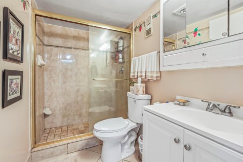 Снять в аренду кондоминиум в Делрей-Бич, Флорида 2 спальни, 109.16м2, № 1047907 - фото 1