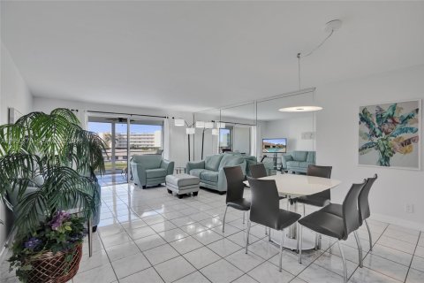 Condo in Dania Beach, Florida, 2 bedrooms  № 2005848 - photo 15