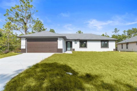 House in Lehigh Acres, Florida 3 bedrooms № 1852422 - photo 1