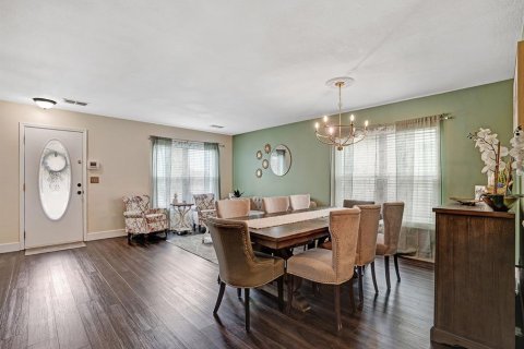 House in Clermont, Florida 6 bedrooms, 293.11 sq.m. № 2091776 - photo 6