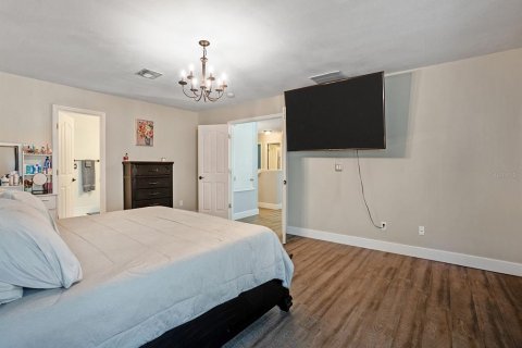 House in Clermont, Florida 6 bedrooms, 293.11 sq.m. № 2091776 - photo 28