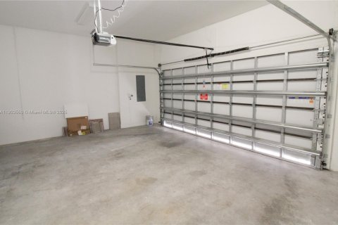 Casa en venta en Doral, Florida, 4 dormitorios, 268.49 m2 № 1955988 - foto 25