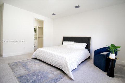 Casa en venta en Doral, Florida, 4 dormitorios, 268.49 m2 № 1955988 - foto 13