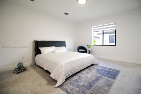 Casa en venta en Doral, Florida, 4 dormitorios, 268.49 m2 № 1955988 - foto 12