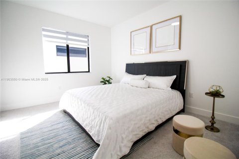 Casa en venta en Doral, Florida, 4 dormitorios, 268.49 m2 № 1955988 - foto 18