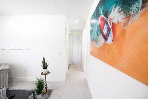 Casa en venta en Doral, Florida, 4 dormitorios, 268.49 m2 № 1955988 - foto 11