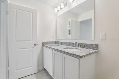 Townhouse in Lake Wales, Florida 3 bedrooms, 156.54 sq.m. № 2375518 - photo 17