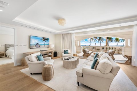 Condo in Miami Beach, Florida, 2 bedrooms  № 1989329 - photo 14