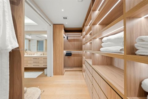 Condo in Miami Beach, Florida, 2 bedrooms  № 1989329 - photo 30