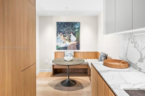 Condo in Miami Beach, Florida, 2 bedrooms  № 1989329 - photo 8