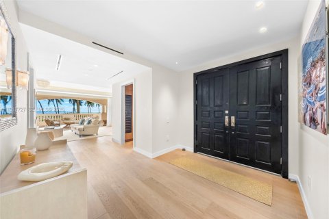 Condo in Miami Beach, Florida, 2 bedrooms  № 1989329 - photo 3