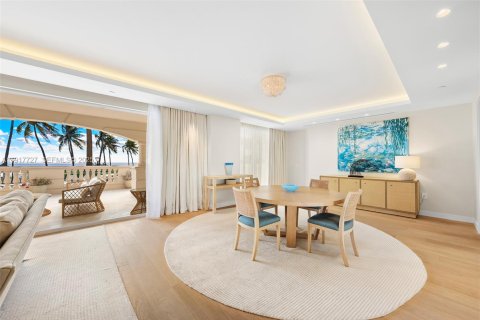 Condo in Miami Beach, Florida, 2 bedrooms  № 1989329 - photo 12