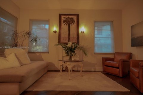 Condo in Miami Beach, Florida, 1 bedroom  № 1976857 - photo 19