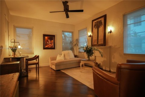 Condo in Miami Beach, Florida, 1 bedroom  № 1976857 - photo 18