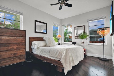 Condo in Miami Beach, Florida, 1 bedroom  № 1976857 - photo 14