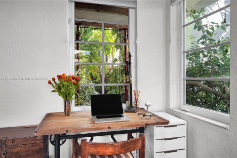 Condo in Miami Beach, Florida, 1 bedroom  № 1976857 - photo 5