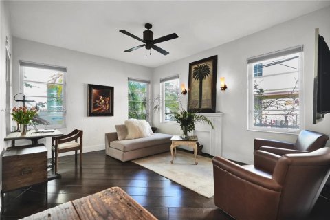 Condo in Miami Beach, Florida, 1 bedroom  № 1976857 - photo 3
