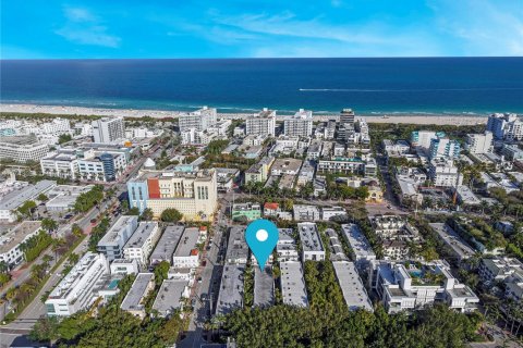 Condo in Miami Beach, Florida, 1 bedroom  № 1976857 - photo 17