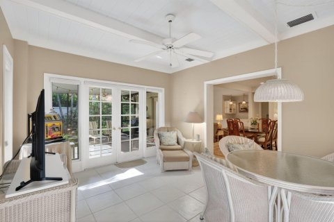 House in Stuart, Florida 3 bedrooms, 208.94 sq.m. № 2254332 - photo 19