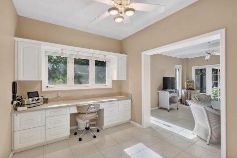 House in Stuart, Florida 3 bedrooms, 208.94 sq.m. № 2254332 - photo 18
