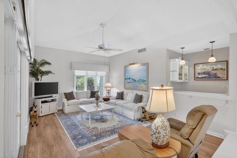House in Stuart, Florida 3 bedrooms, 208.94 sq.m. № 2254332 - photo 8
