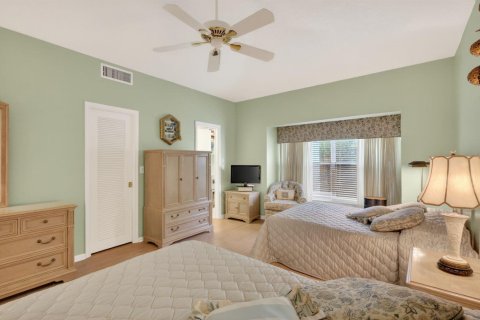 House in Stuart, Florida 3 bedrooms, 208.94 sq.m. № 2254332 - photo 24