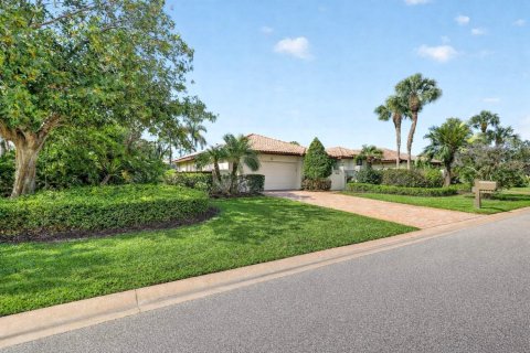 House in Stuart, Florida 3 bedrooms, 208.94 sq.m. № 2254332 - photo 3