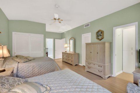 House in Stuart, Florida 3 bedrooms, 208.94 sq.m. № 2254332 - photo 23