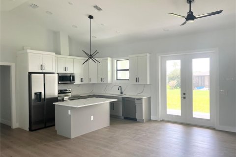 Casa en alquiler en Englewood, Florida, 4 dormitorios, 167.69 m2 № 1918863 - foto 15