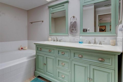 Casa en venta en Palm Harbor, Florida, 2 dormitorios, 154.12 m2 № 1907451 - foto 14