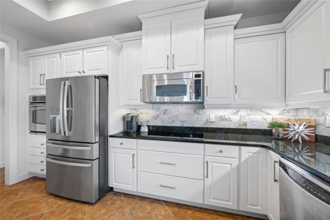 Condo in Saint Petersburg, Florida, 3 bedrooms  № 1613957 - photo 21