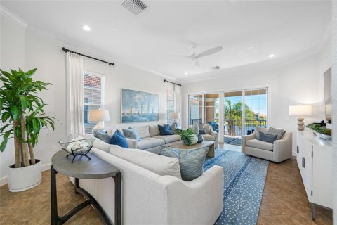 Condo in Saint Petersburg, Florida, 3 bedrooms  № 1613957 - photo 8