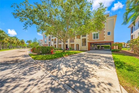 Condo in Saint Petersburg, Florida, 3 bedrooms  № 1613957 - photo 2