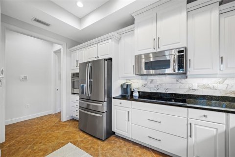 Condo in Saint Petersburg, Florida, 3 bedrooms  № 1613957 - photo 17