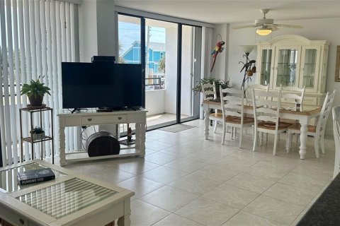 Condo in Flagler Beach, Florida, 2 bedrooms  № 1341596 - photo 16