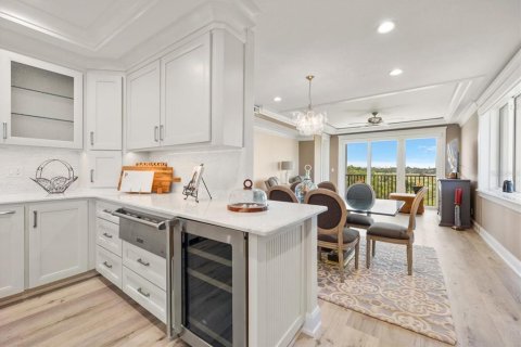 Condo in Belleair, Florida, 2 bedrooms № 2122088 - photo 13