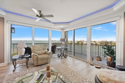 Condo in Belleair, Florida, 2 bedrooms № 2122088 - photo 6