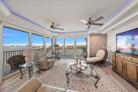 Condo in Belleair, Florida, 2 bedrooms № 2122088 - photo 5